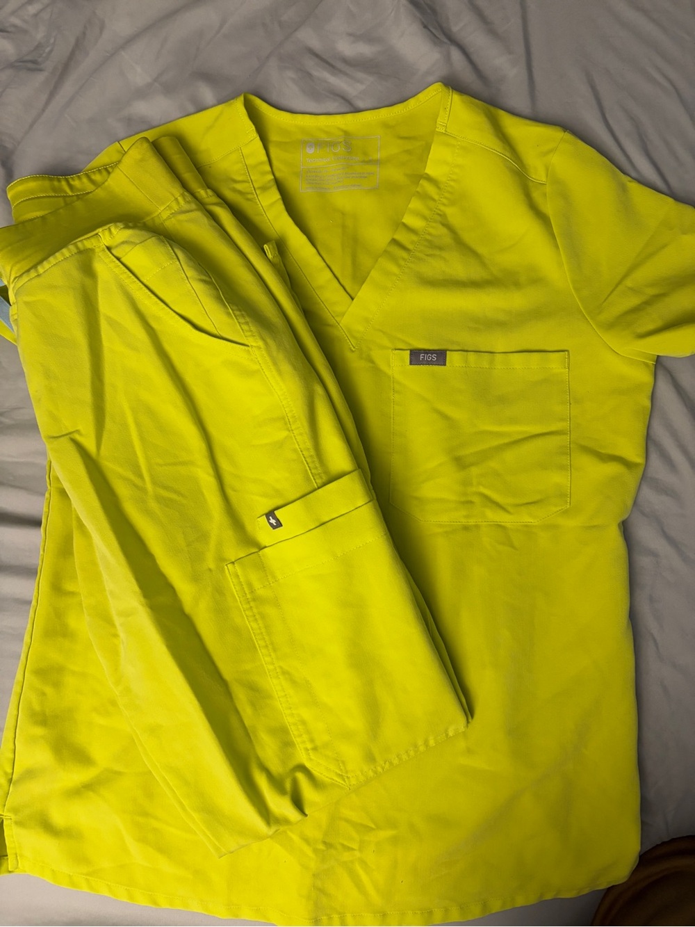 Figs Women’s Neon Yellow V-Neck Scrub Top and Pants